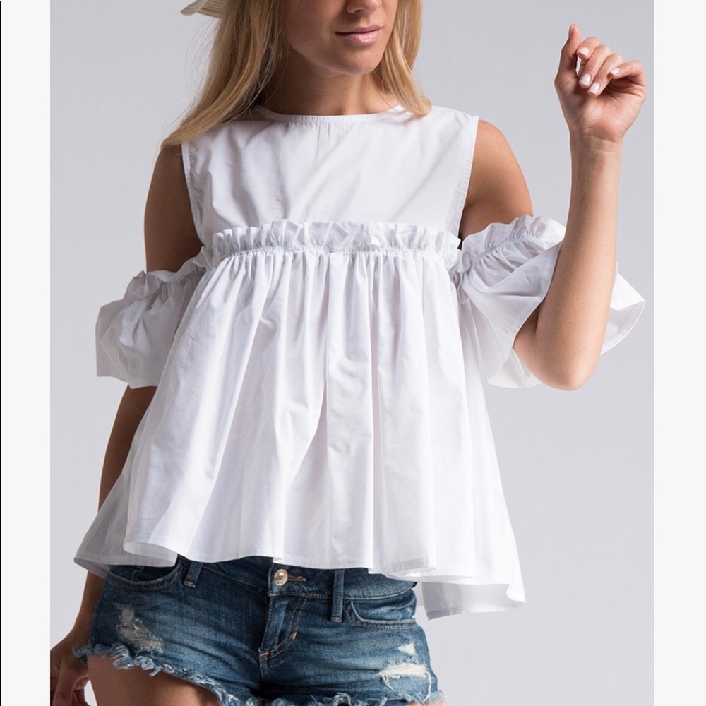 Color Swatch White Top Cold Shoulder Size Small